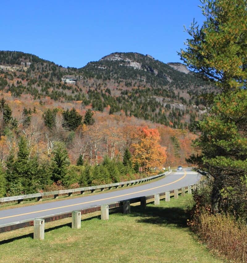 10 Famous U.S. Scenic Drives Locals Suggest Skipping This Year (And Safer Alternatives)