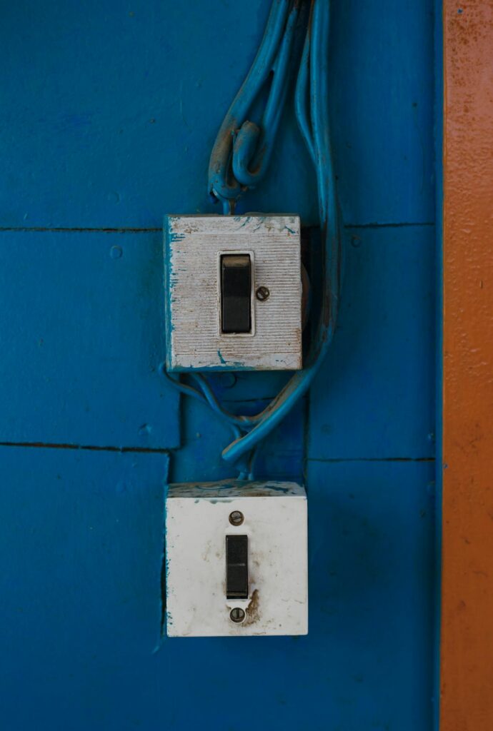 Unlabeled or Missing Circuit Breakers