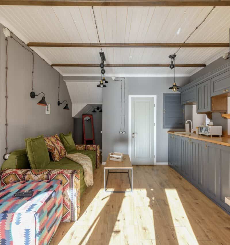 10 Lodging Electrical Red Flags Travelers Should Spot in Vacation Rentals and Cabins