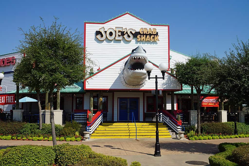 1024px-Bossier_City_September_2015_09_(Joe's_Crab_Shack)