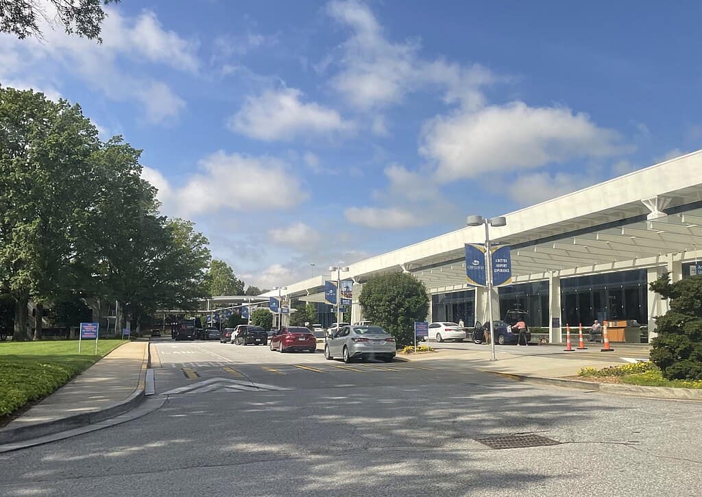 1024px-GSP_International_Airport