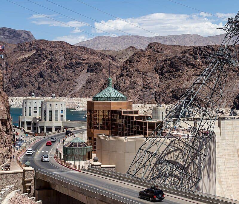 1024px-Hoover_Dam,_Nevada_(Arizona-Nevada,_USA)_--_2012_--_6099
