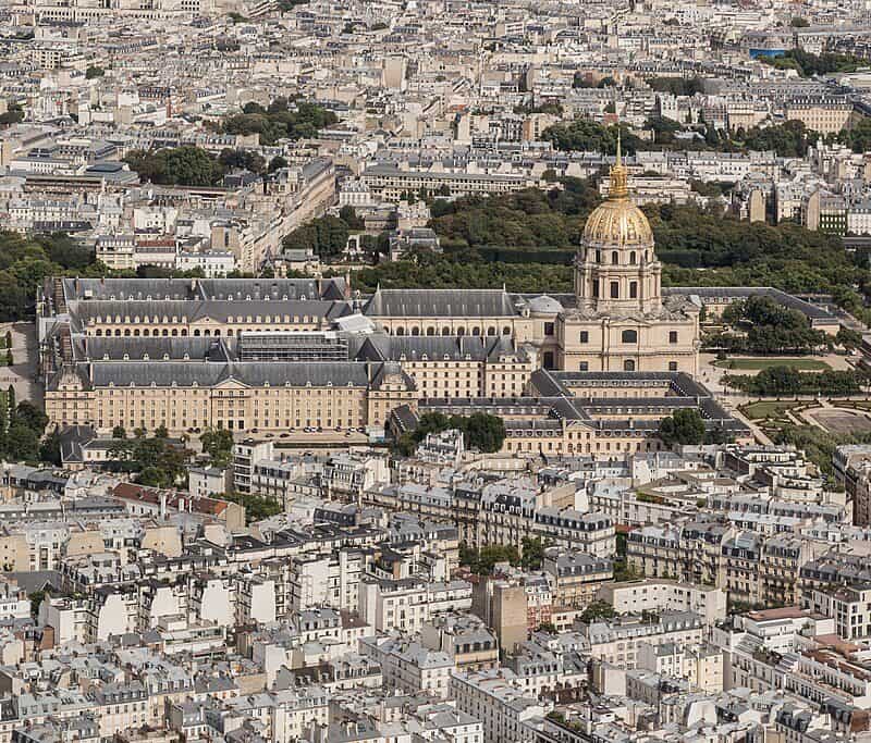 1024px-Hôtel_des_Invalides_-_20150801_16h09_(10630)