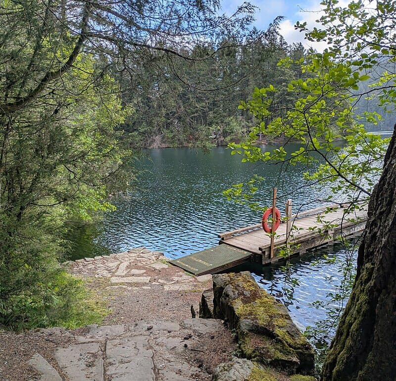 1024px-Mount_Constitution,_Orcas_Island_(52628)