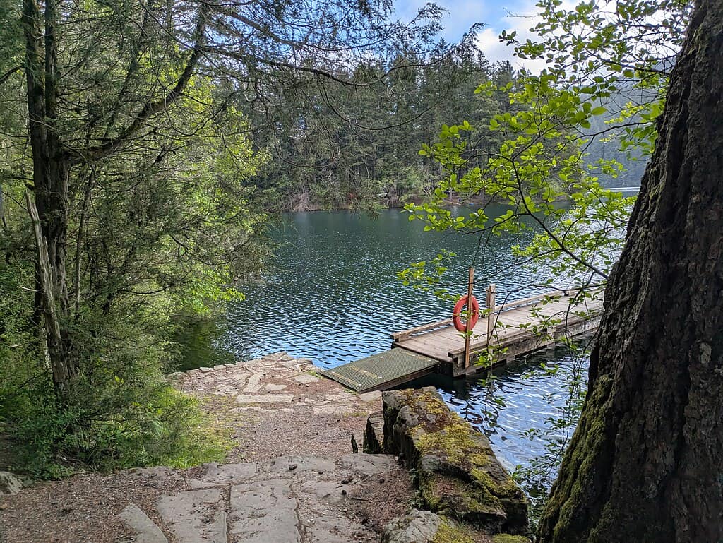 1024px-Mount_Constitution,_Orcas_Island_(52628)