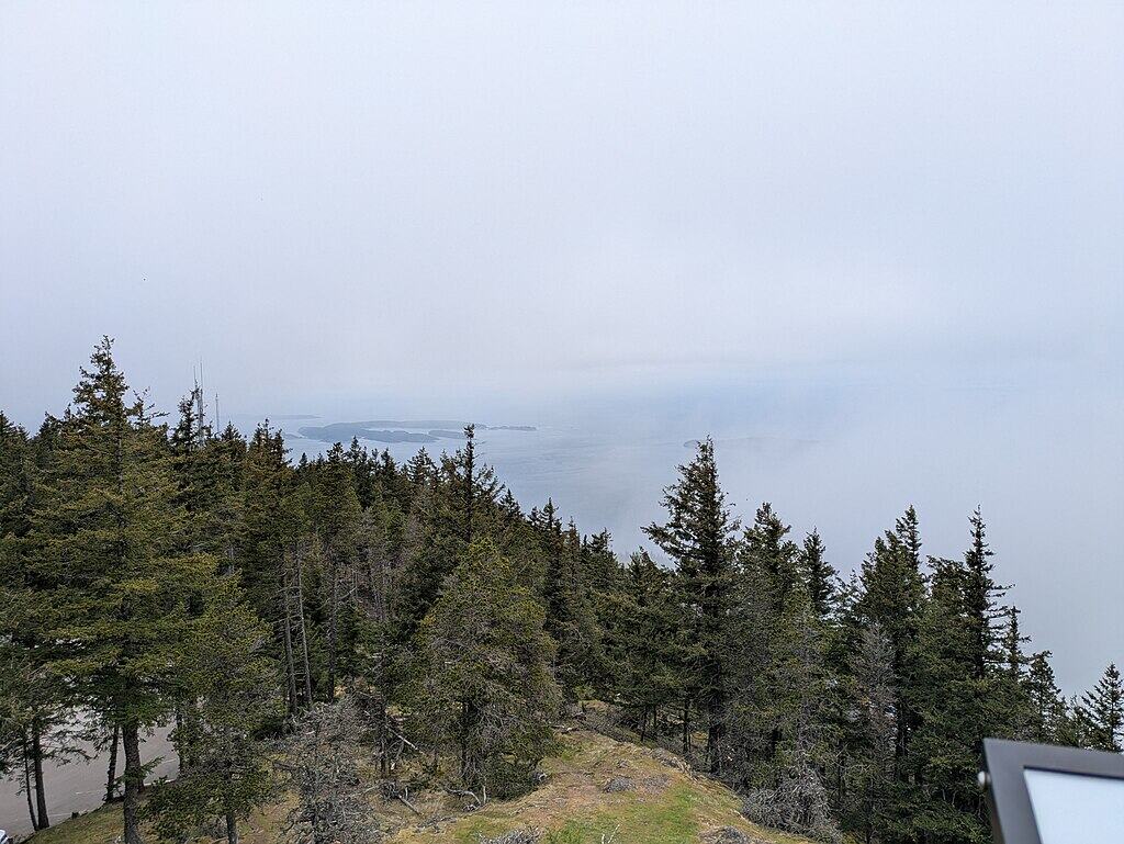 1024px-Mount_Constitution,_Orcas_Island_(87317)