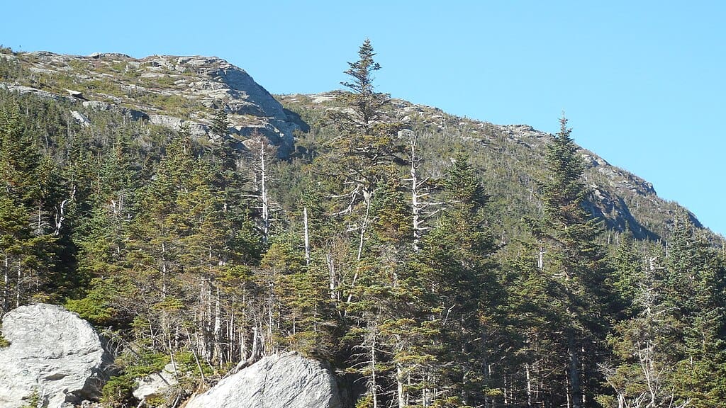 1024px-Mount_Mansfield_Stowe_VT_20151008