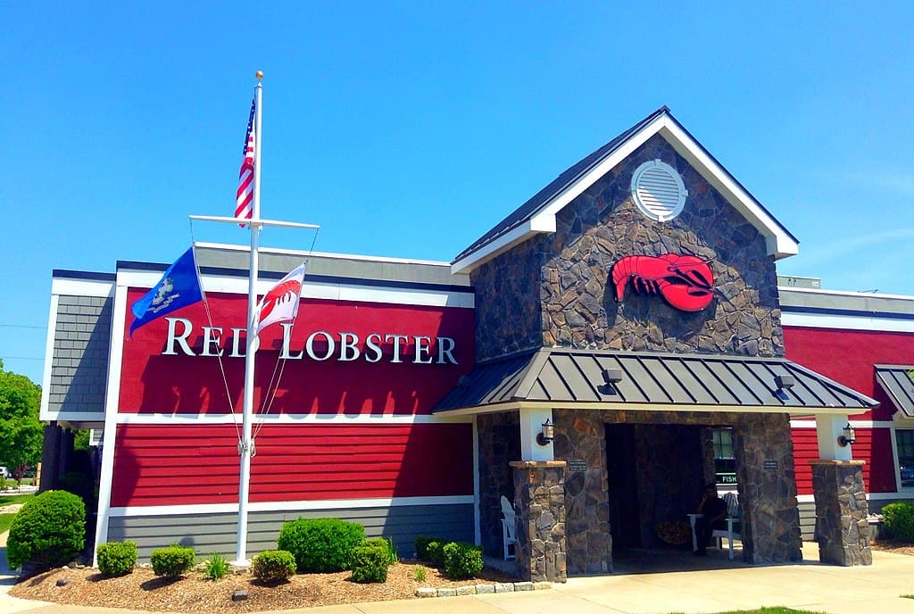 1024px-Red_Lobster_(14148708700)
