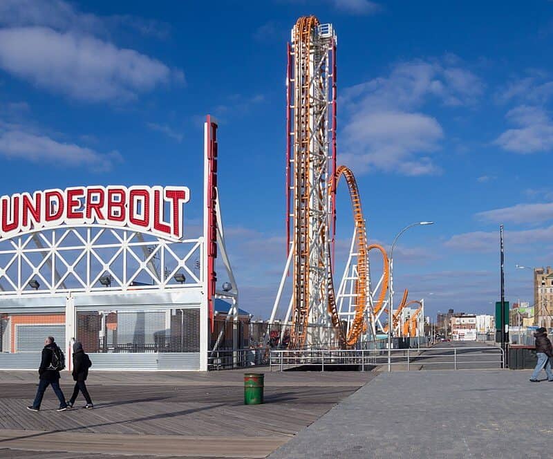 1024px-Thunderbolt_Coney_Island_2