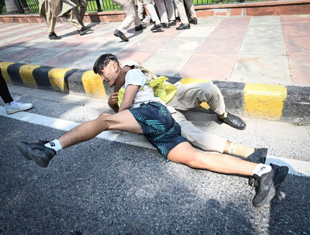 drunk tourists street