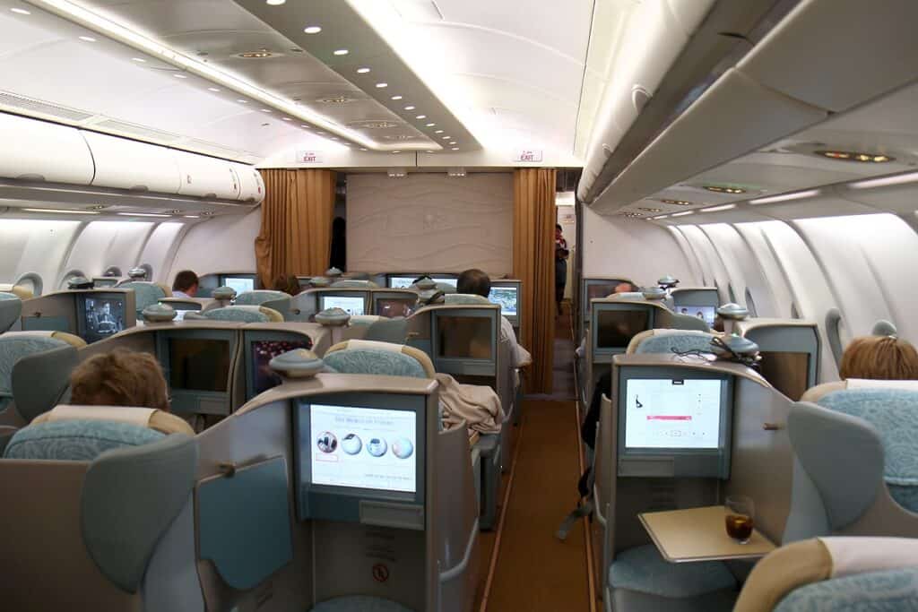 airplane cabin mood lighting