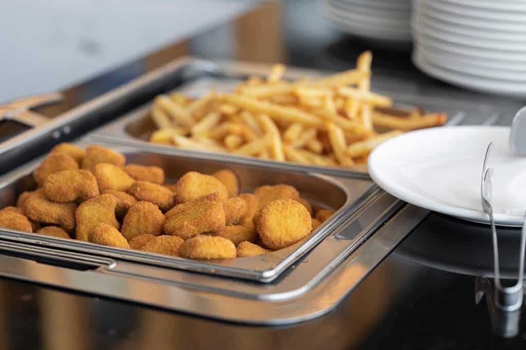 airport chicken nuggets fryer station