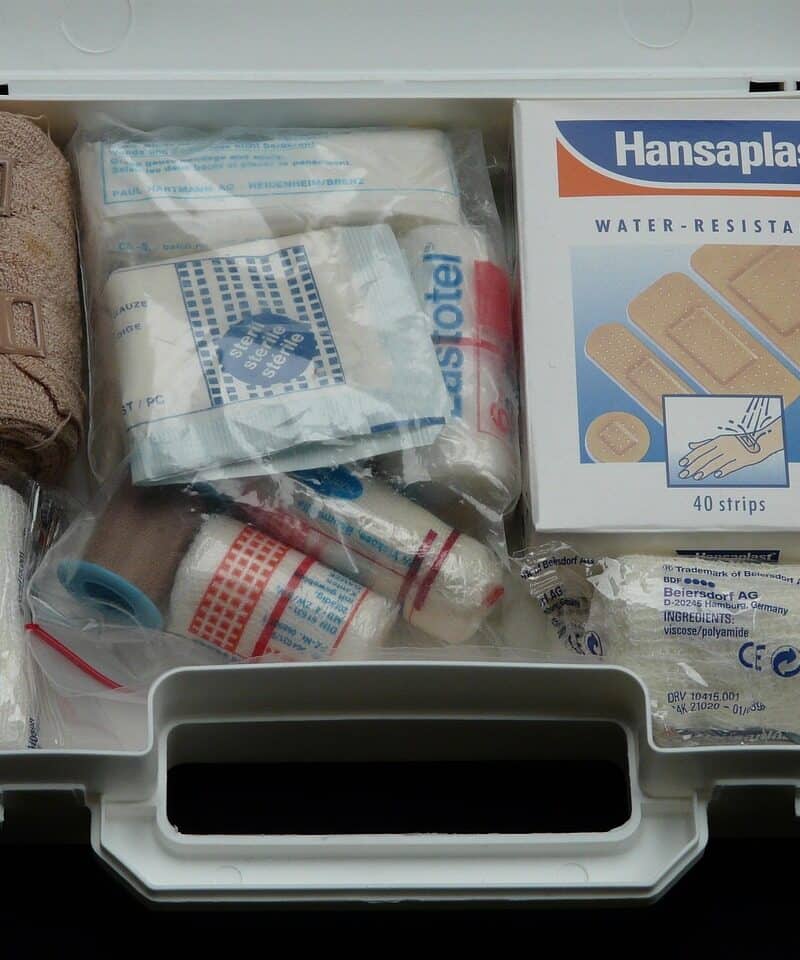 first-aid-kit-62643_1280