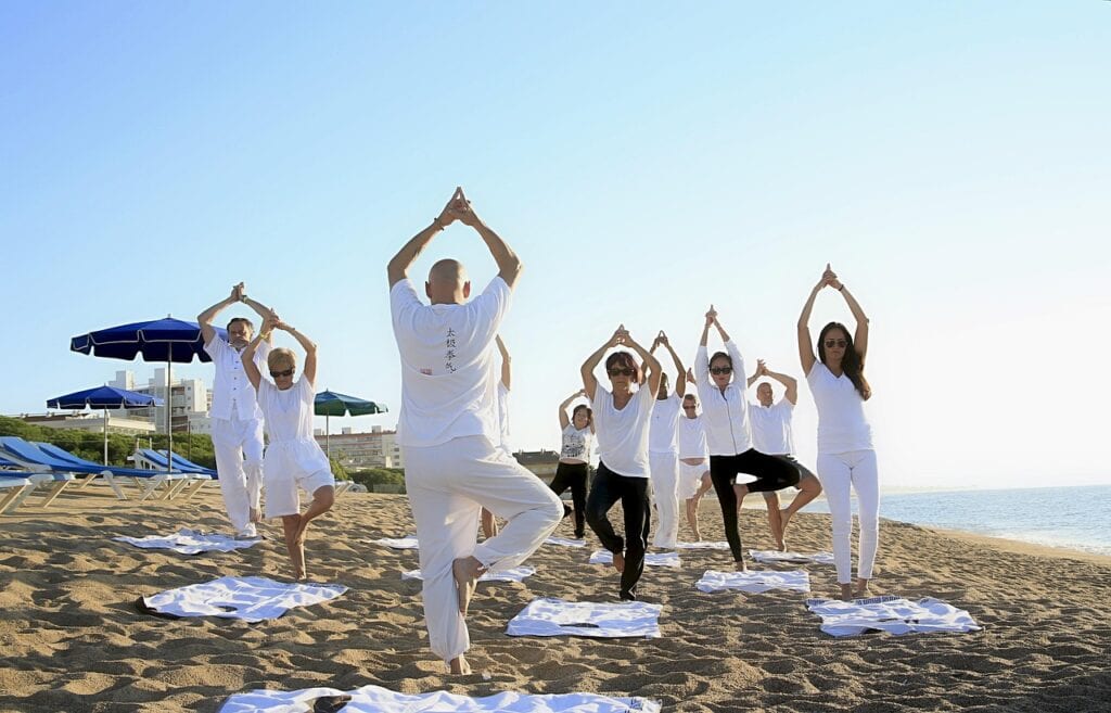yoga group outdoor 