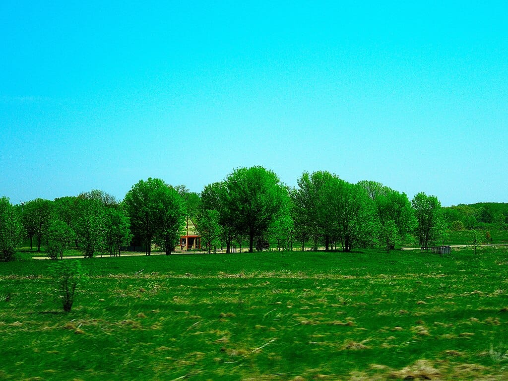 1024px-Governor_Nelson_State_Park_-_panoramio