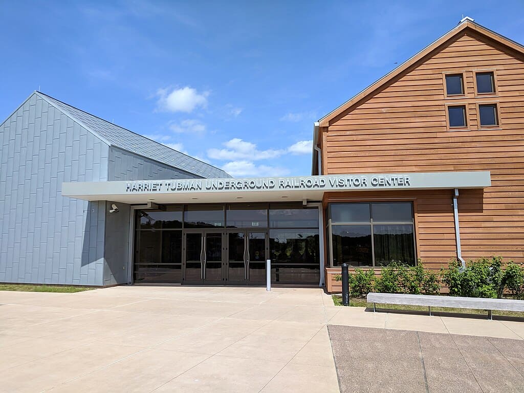 1024px-Harriet_Tubman_Underground_Railroad_Visitor_Center_Dorchester_County_12