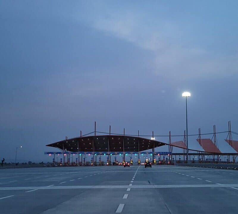 1024px-Hilalpur_Toll_Plaza_(38037)-2