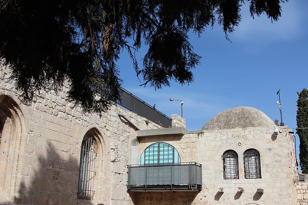 1024px-Holy_Land_2016_P0074_Cenacle_terrace