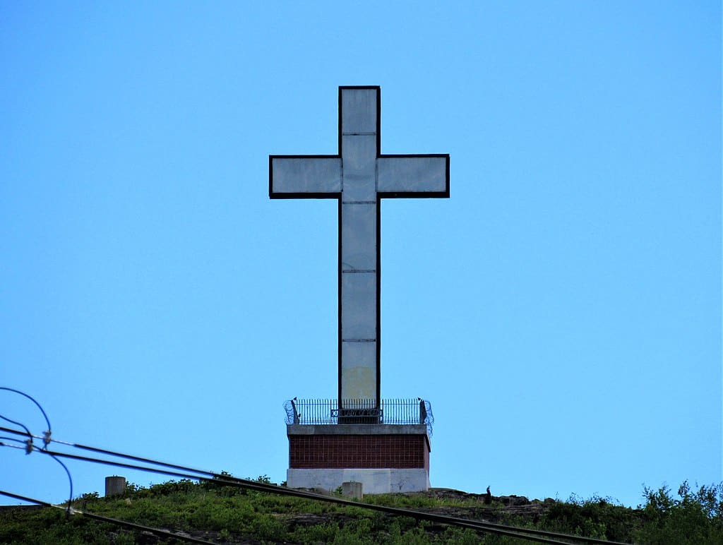 1024px-Holy_Land_USA_Cross