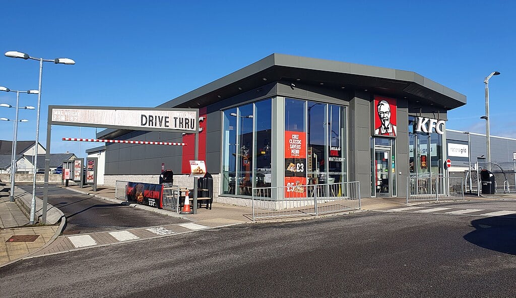 1024px-KFC_drive_thru,_Trevenson_Gateway,_Tuckingmill,_Camborne,_Cornwall_-_October_2025