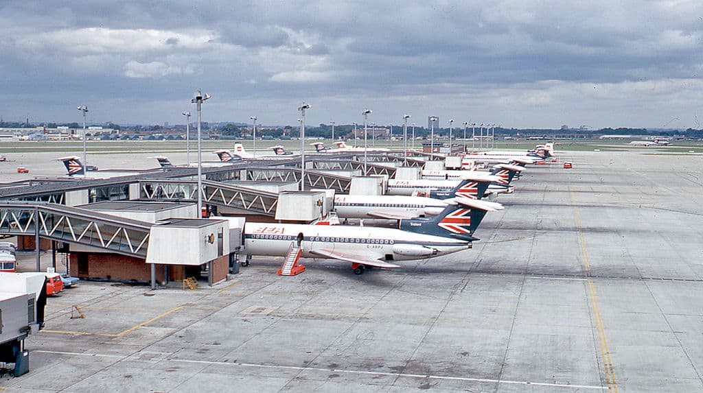 1024px-London_Heathrow_Airport,_1971_geograph-3211752-by-Ben-Brooksbank