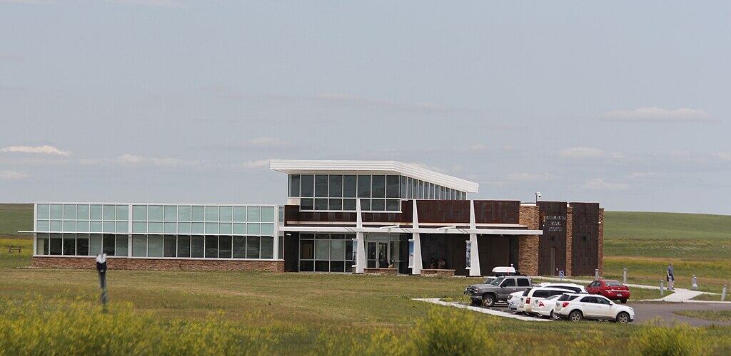 1024px-Minuteman_Missile_National_Historic_Site_Visitor_Site