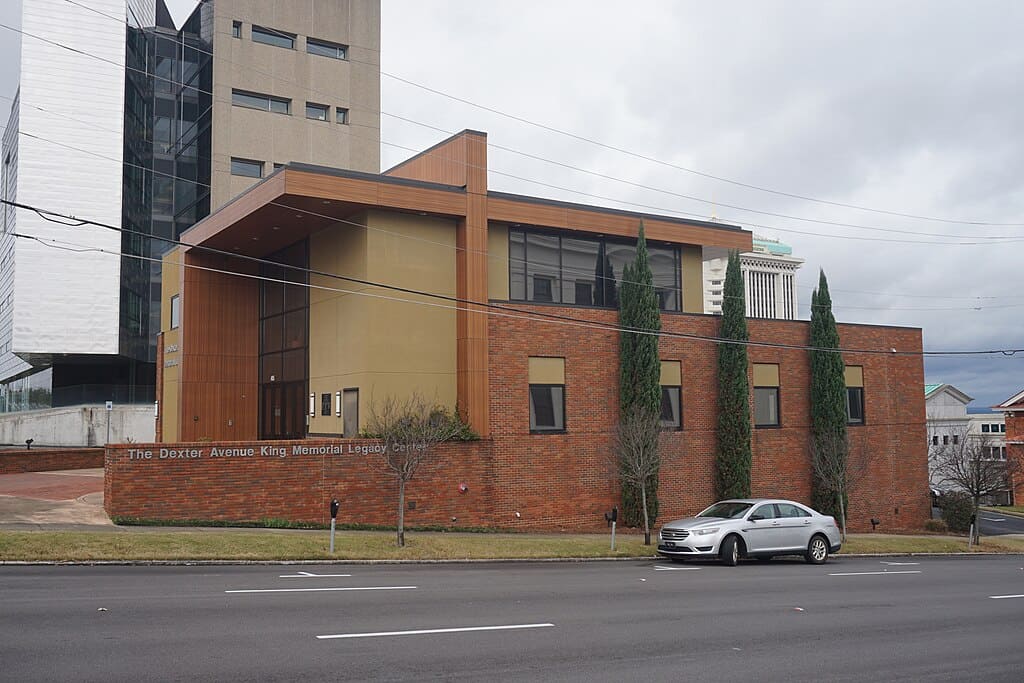 1024px-Montgomery_December_2018_65_(Dexter_Avenue_King_Memorial_Legacy_Center)