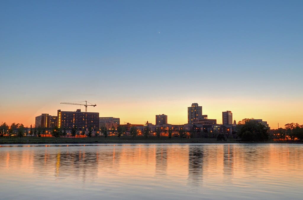 1024px-New_Brunswick_NJ_Skyline_at_Sunset