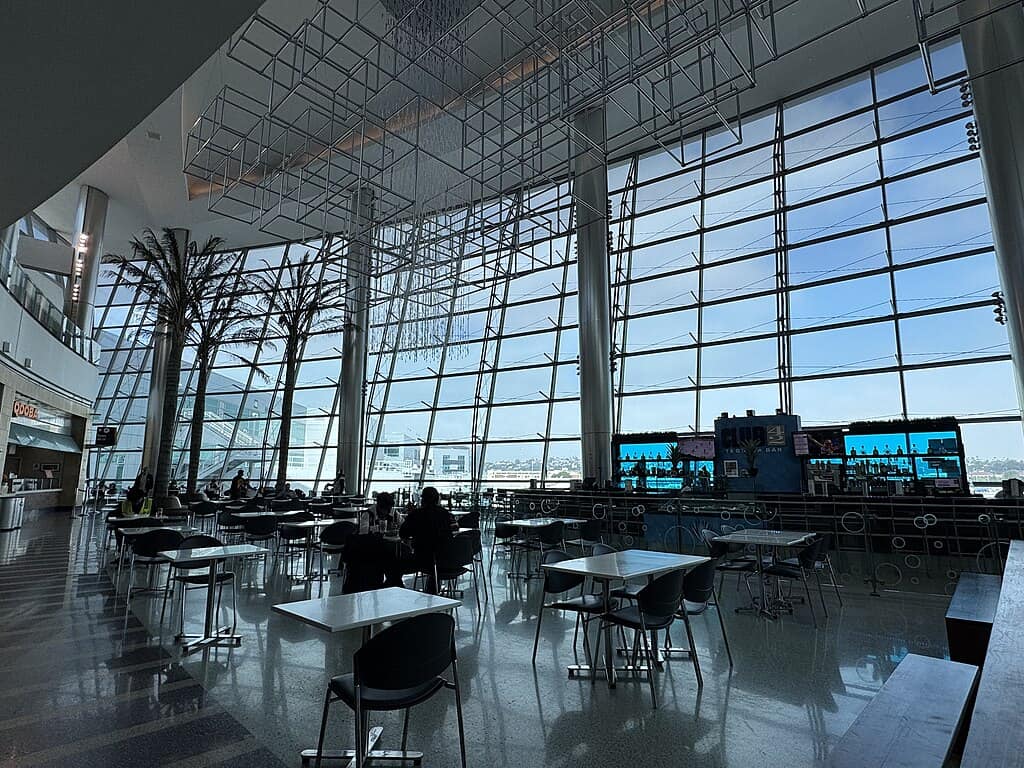 1024px-San_Diego_International_Airport_Terminal_2_-_June_2025_-_Sarah_Stierch_01