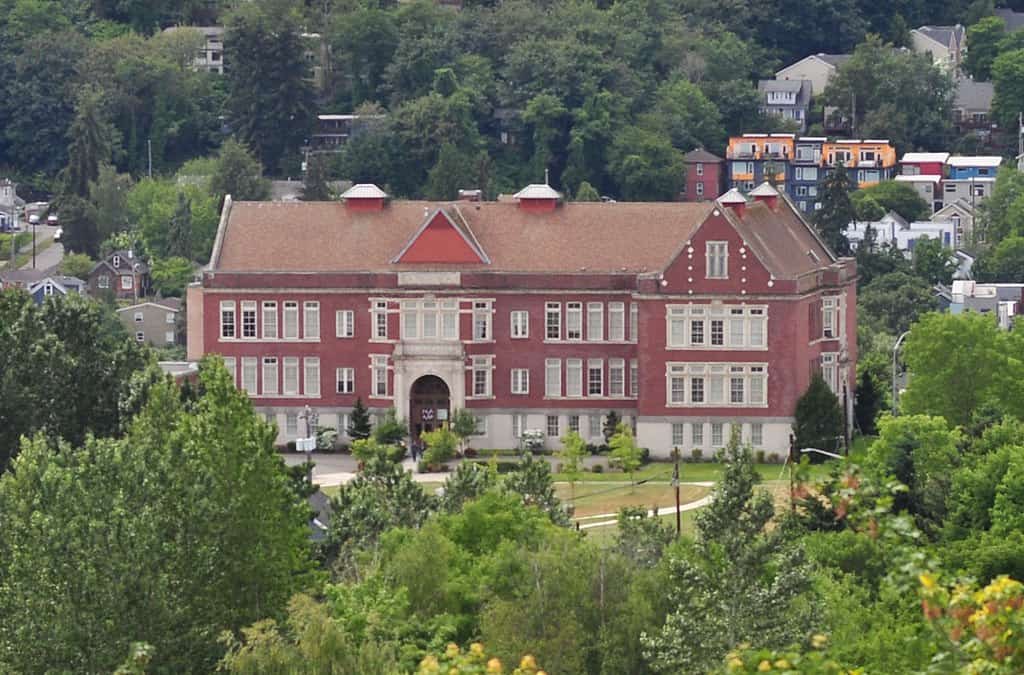 1024px-Seattle_-_Northwest_African_American_Museum_from_Mount_Baker_Ridge_Viewpoint_01_(cropped)
