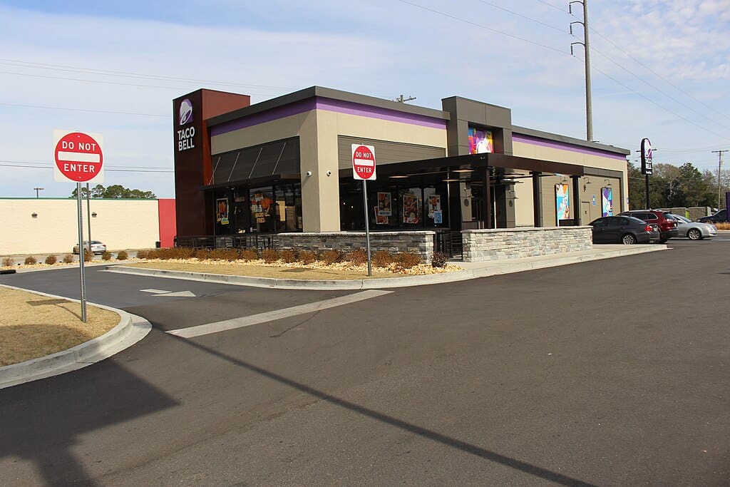 1024px-Taco_Bell,_Douglas