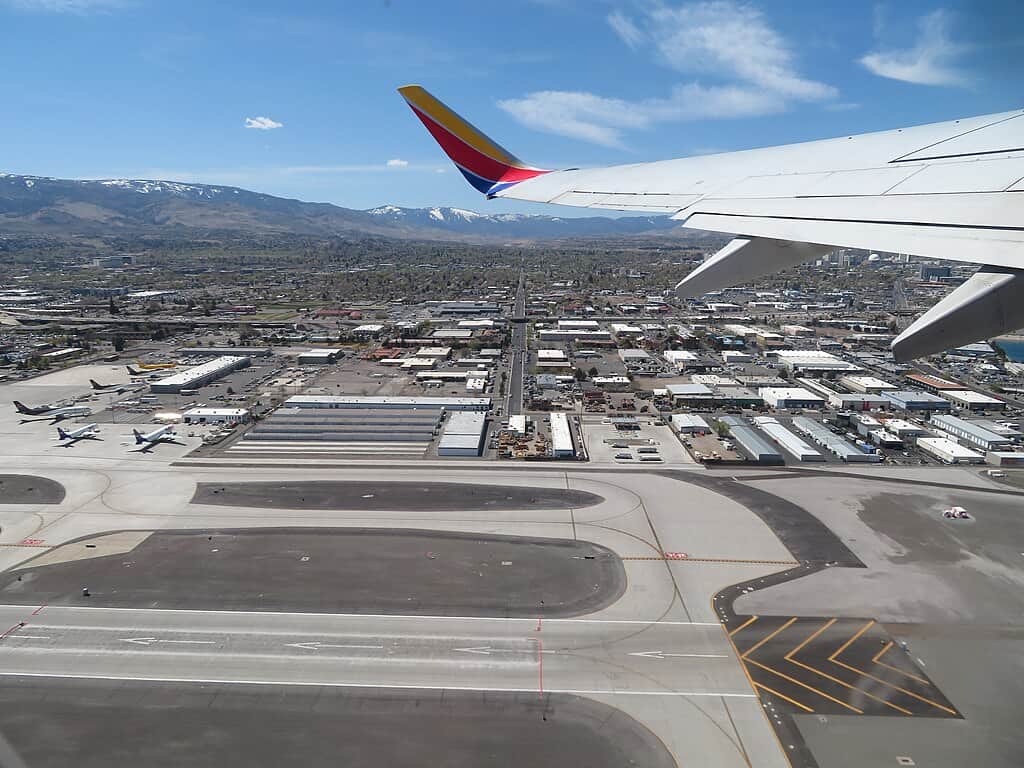 1024px-Takeoff_from_Reno-Tahoe_International_Airport,_Reno,_Nevada_(51126959138)