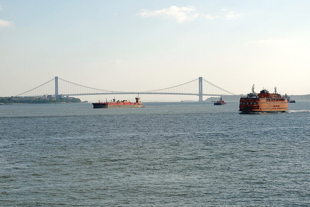 1024px-View_of_Verrazzano-Narrows_Bridge_from_Staten_Island_Ferry,_New_York_City,_20231002_1614_1741