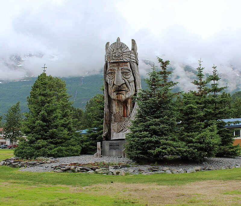 1024px-Whispering_Giant_by_Peter_Toth_2