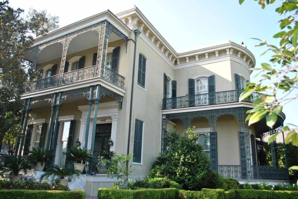 New Orleans, Louisiana, Faded Mansions Of The Garden District