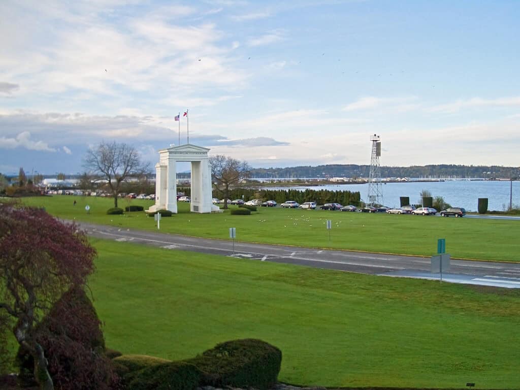 Peace Arch Park, Washington–British Columbia
