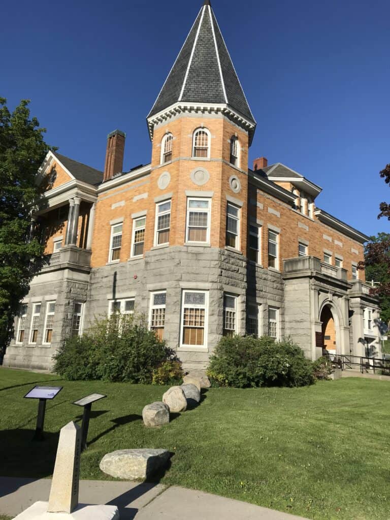 Haskell Free Library and Opera House, Vermont,Quebec