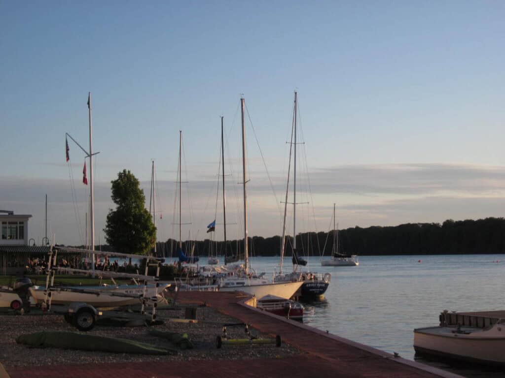 Youngstown,_New_York_-_6197211177-2