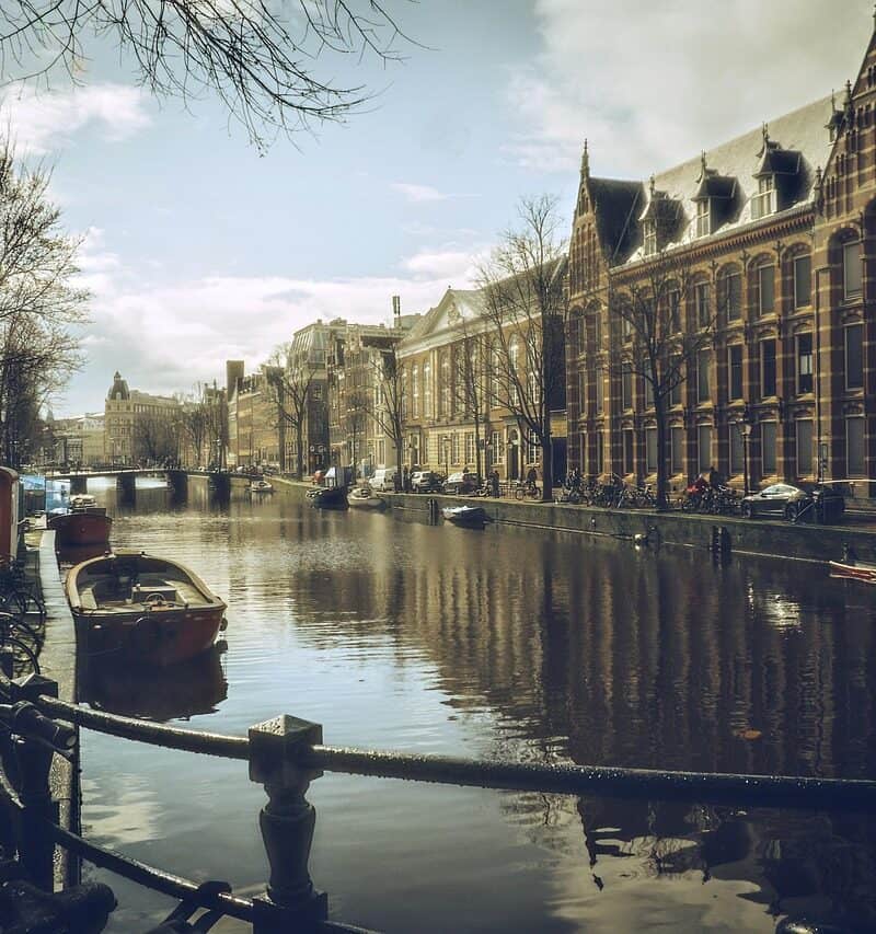 building-6822998_1280