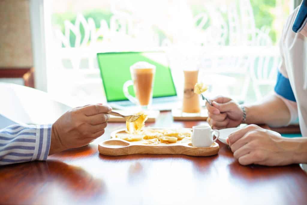 Direct-Booking Breakfast