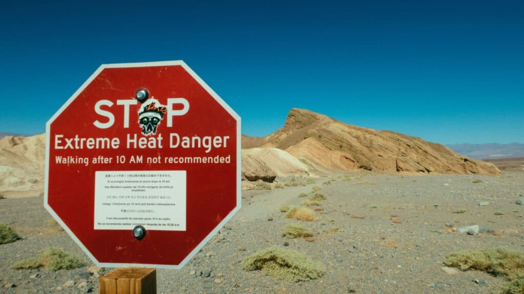 desert national park warning sign heat