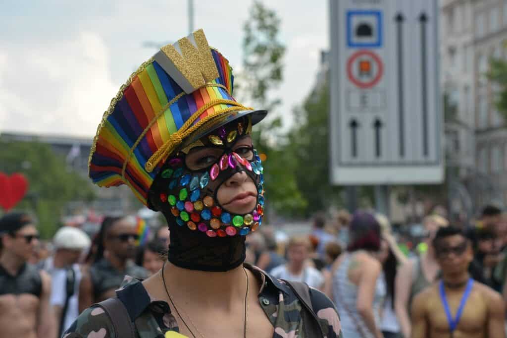 pride-parade-2631876_1280