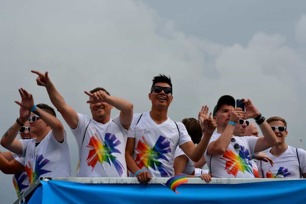pride-parade-2632011_1280
