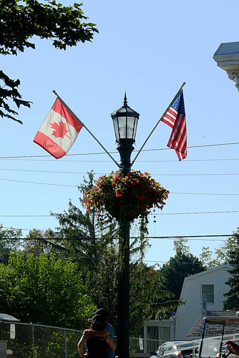 U.S,Canada Crossing