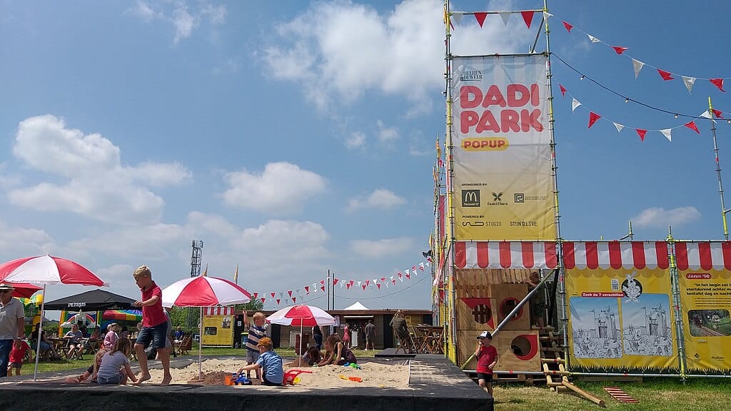 1024px-Dadipark_popup3