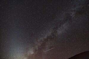 1024px-Iss_Transiting_Of_The_Milky_Way_Mauna_Kea_12_1_2015_(192446167)