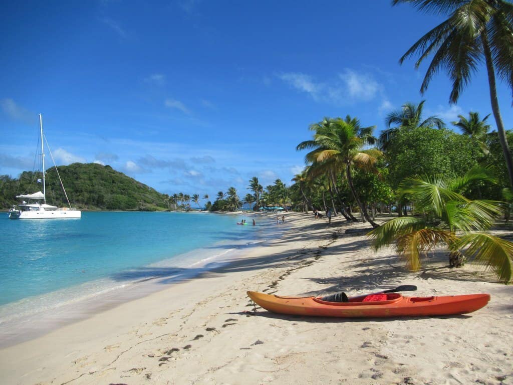1024px-Salt_Whistle_Bay_on_Mayreau_Island,_St._Vincent_and_the_Grenadines_(49999427636)