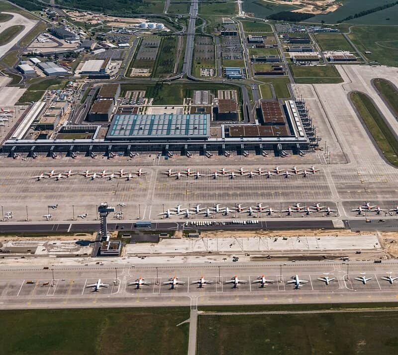 aircraft-5441458_1280