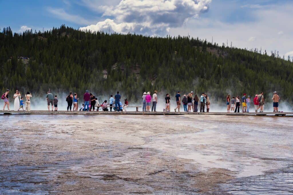 national park crowd holiday