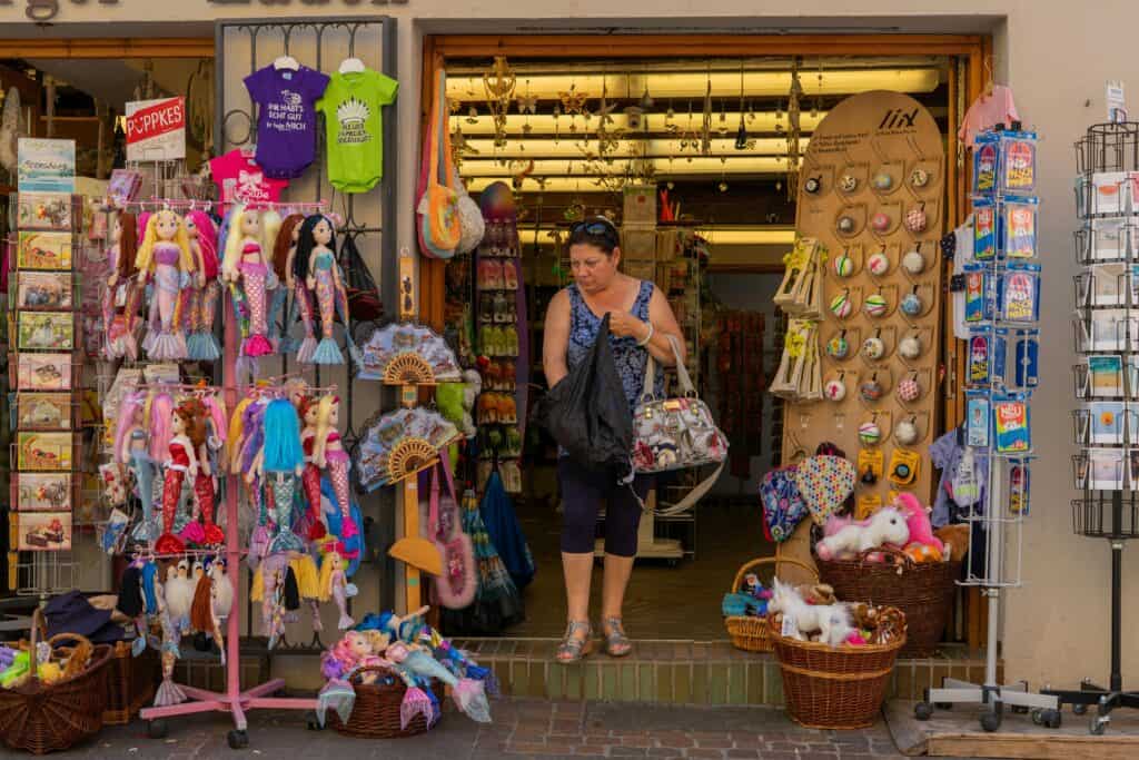 tourist attraction exit gift shop